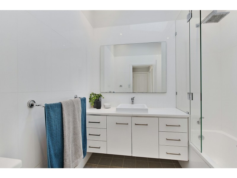 38 Kathleen White Crescent, Killarney Vale NSW 2261