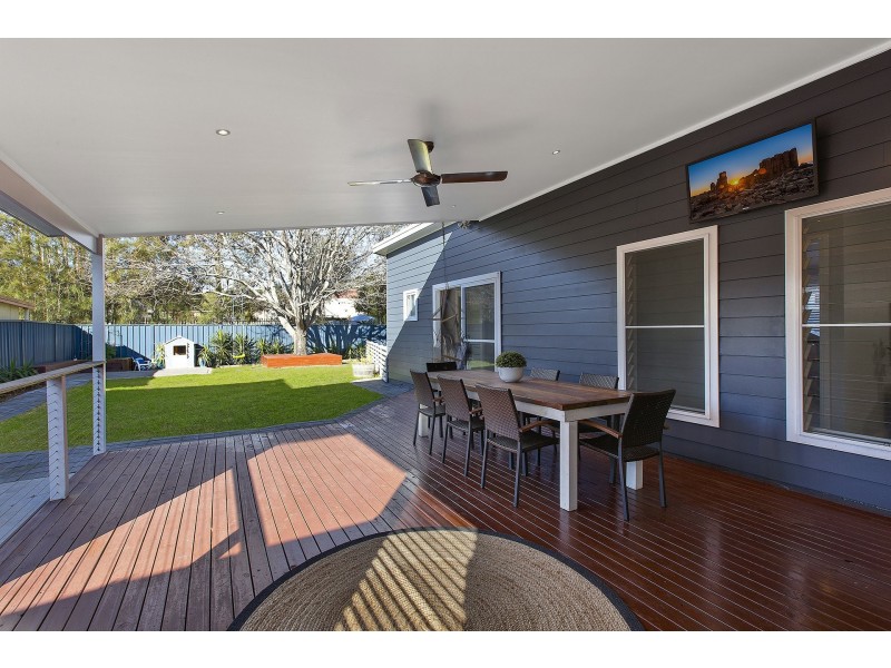 38 Kathleen White Crescent, Killarney Vale NSW 2261