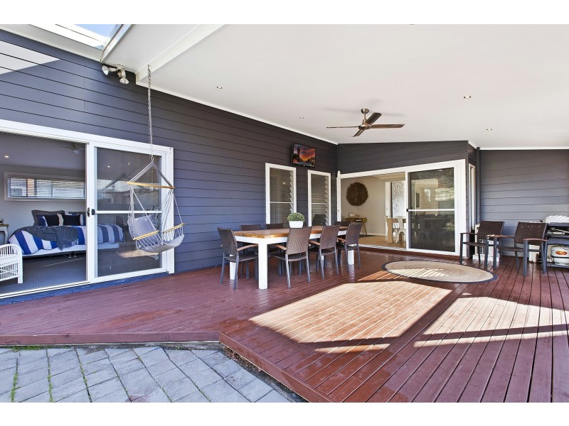 38 Kathleen White Crescent, Killarney Vale NSW 2261