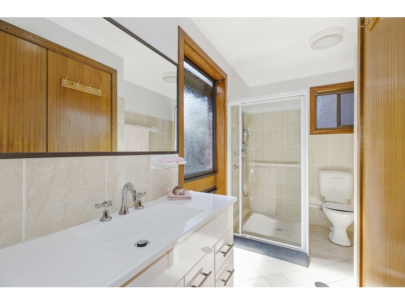 11 Kindarun Close, Killarney Vale NSW 2261