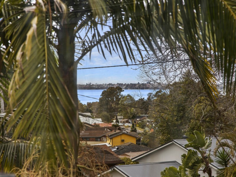 39 Shannon Pde, Berkeley Vale NSW 2261