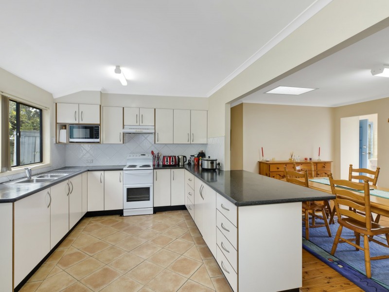 39 Shannon Pde, Berkeley Vale NSW 2261