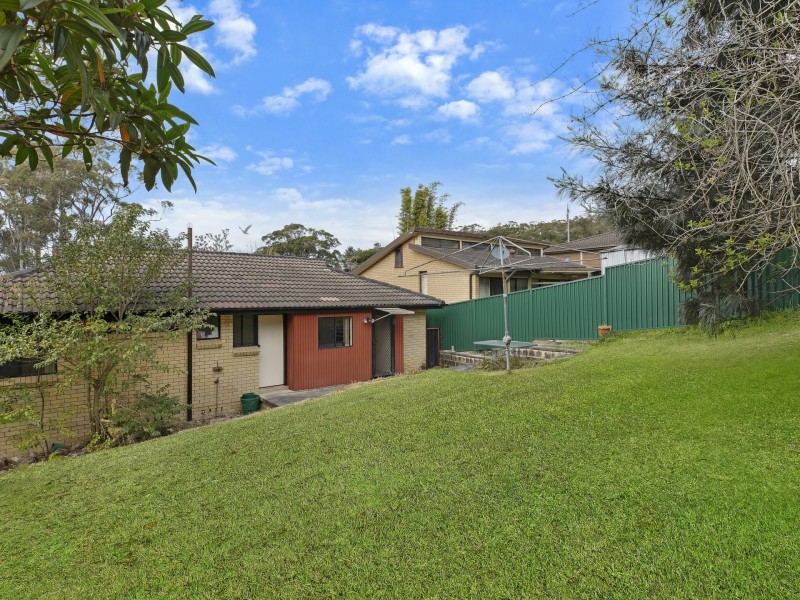 39 Shannon Pde, Berkeley Vale NSW 2261