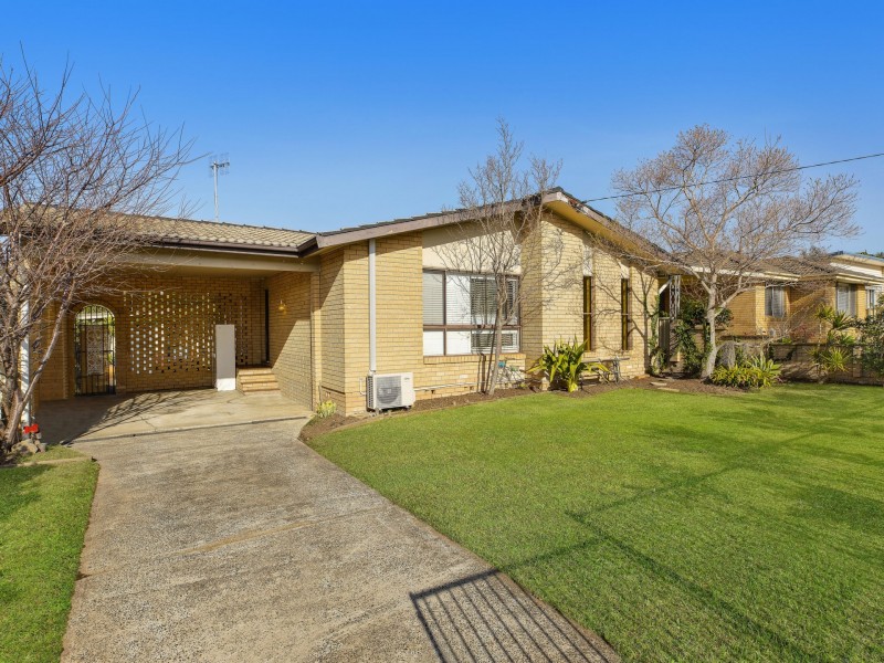 6 Dampier Boulevard, Killarney Vale NSW 2261