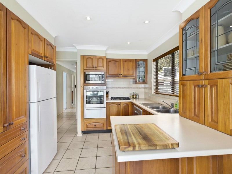 26 Erin Ave, Berkeley Vale NSW 2261