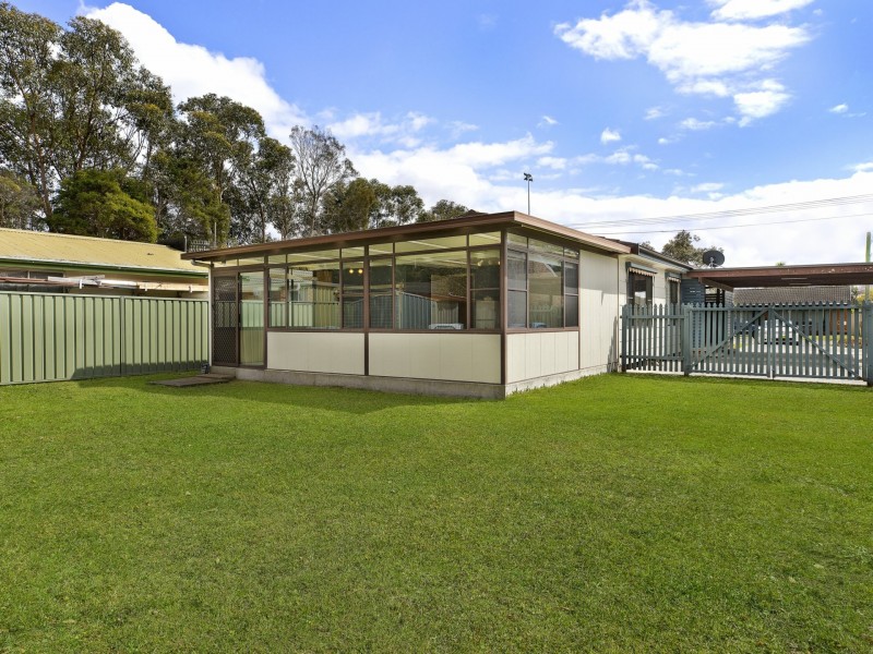 26 Erin Ave, Berkeley Vale NSW 2261