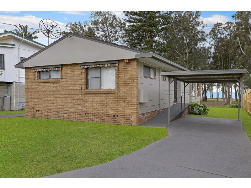 25 Hinemoa Avenue, Killarney Vale NSW 2261
