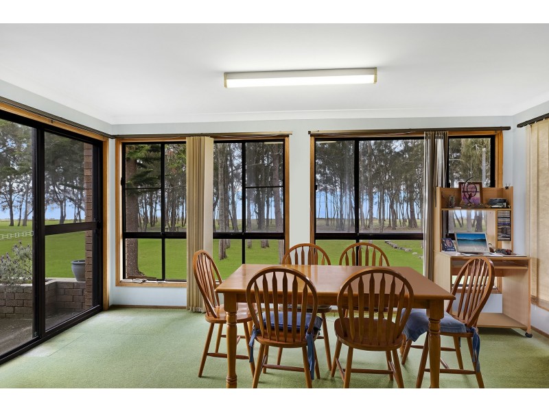 25 Hinemoa Avenue, Killarney Vale NSW 2261