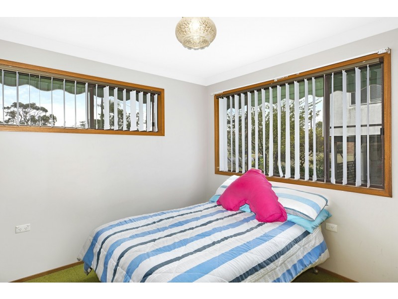 25 Hinemoa Avenue, Killarney Vale NSW 2261