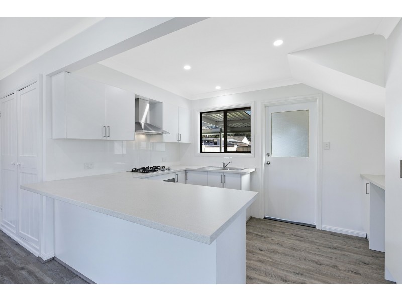 33 St James Avenue, Berkeley Vale NSW 2261