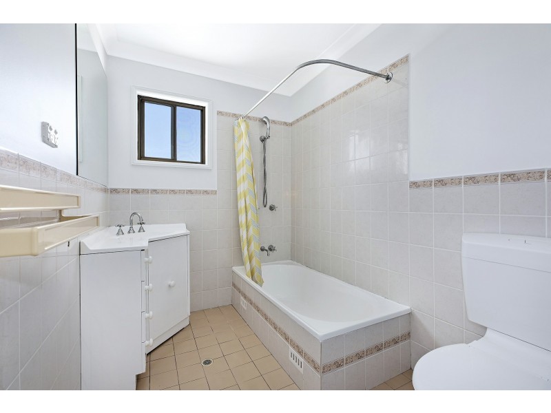 33 St James Avenue, Berkeley Vale NSW 2261