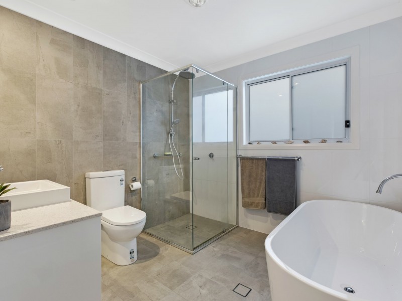 56 Flinders Ave, Killarney Vale NSW 2261