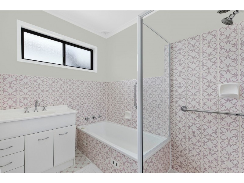 40 George Hely Crescent, Killarney Vale NSW 2261