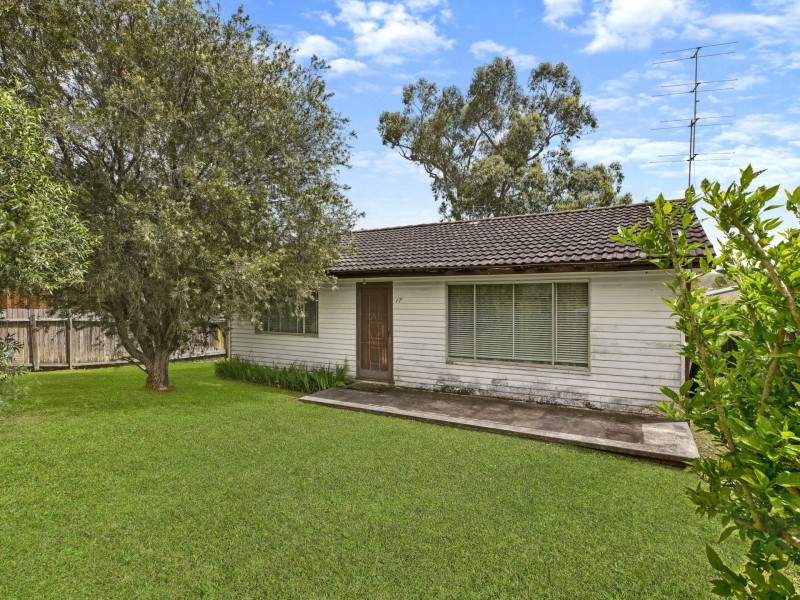 17 Gladys Ave, Berkeley Vale NSW 2261