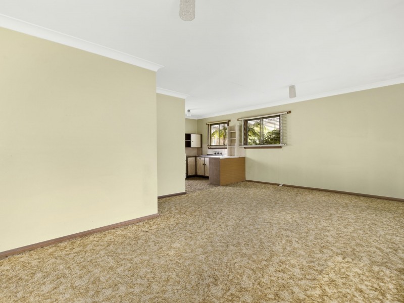 17 Gladys Ave, Berkeley Vale NSW 2261