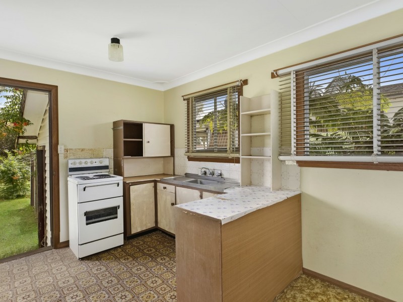 17 Gladys Ave, Berkeley Vale NSW 2261