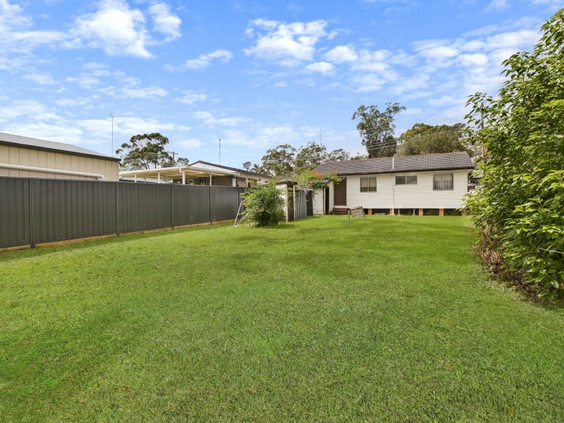 17 Gladys Ave, Berkeley Vale NSW 2261