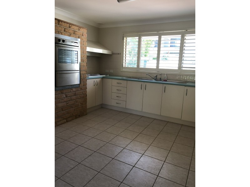 2/49 Thelma Street, Toowoon Bay NSW 2261