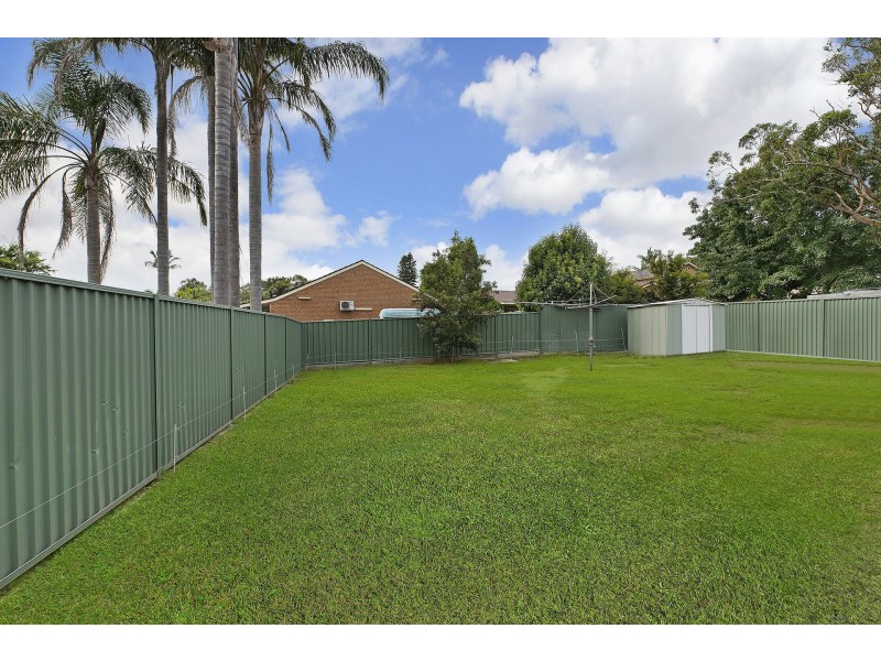 17 Montah Ave, Berkeley Vale NSW 2261