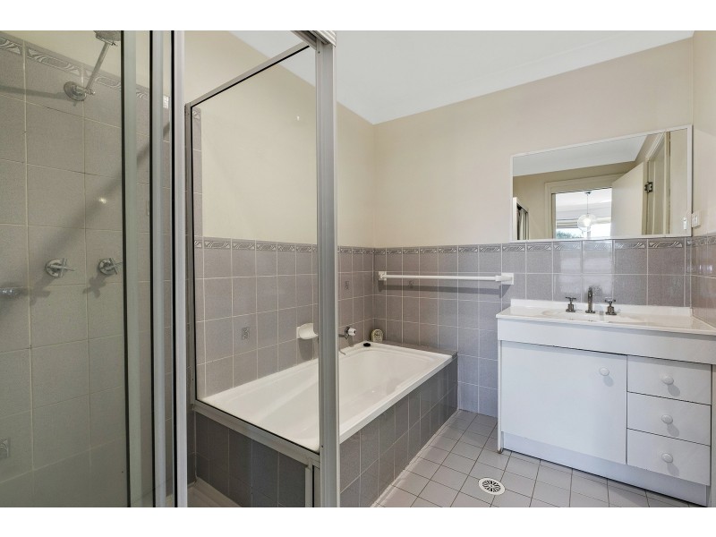 2/8 Benalla Close, Killarney Vale NSW 2261