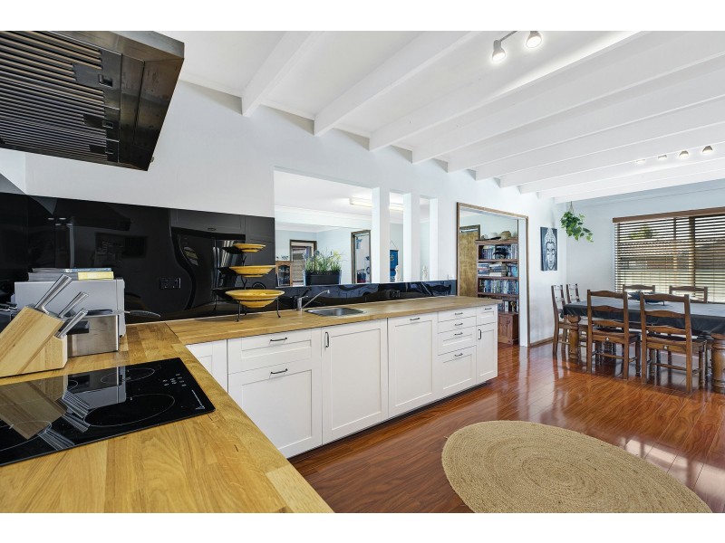 8 Fran Avenue, Berkeley Vale NSW 2261