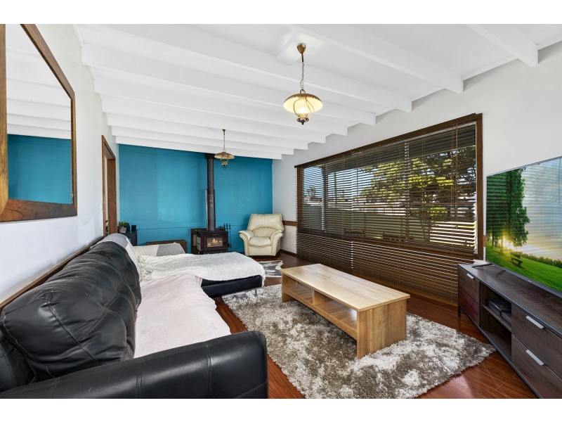 8 Fran Avenue, Berkeley Vale NSW 2261