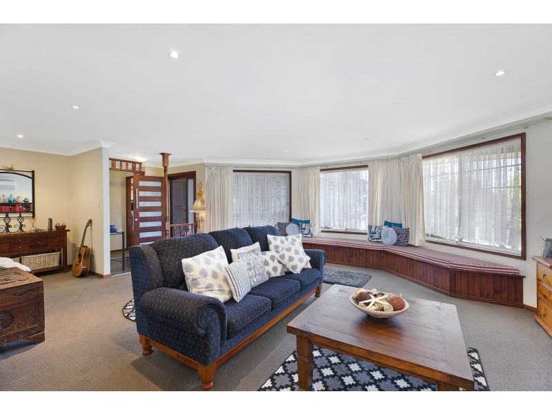 18 Gladys Ave, Berkeley Vale NSW 2261
