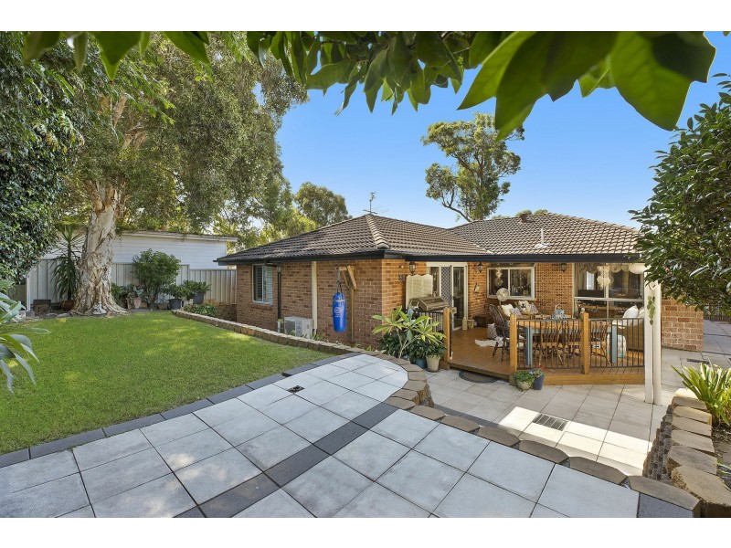 18 Gladys Ave, Berkeley Vale NSW 2261
