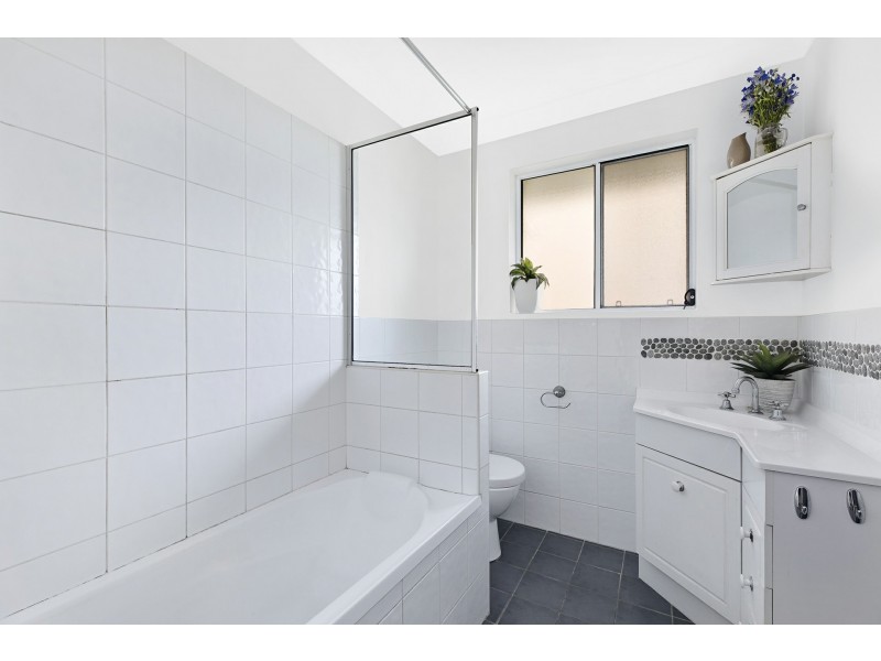 184 Eastern Road, Killarney Vale NSW 2261