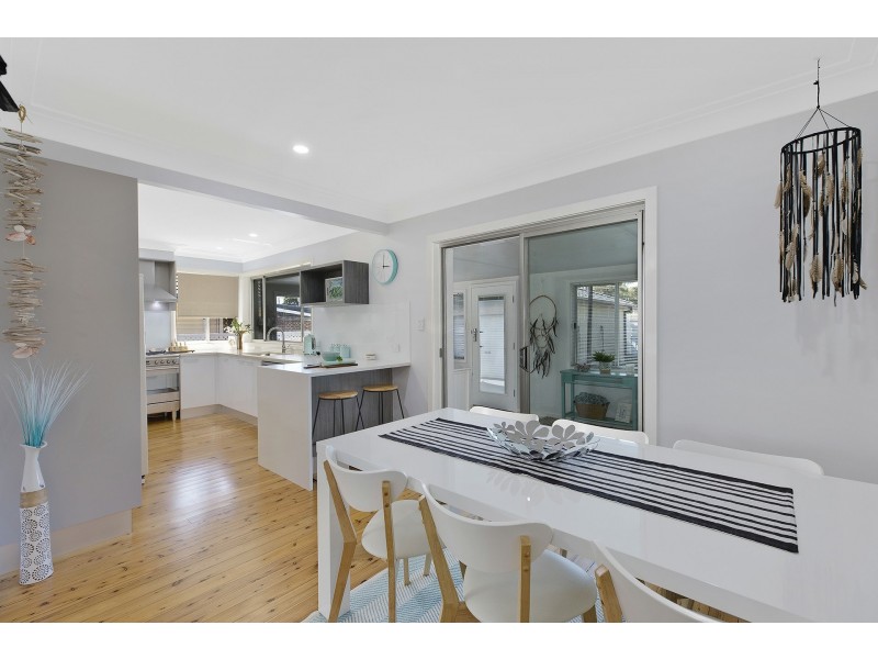 39 Laguna Parade, Berkeley Vale NSW 2261