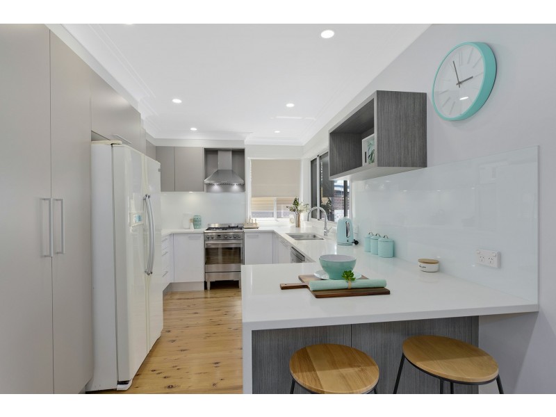 39 Laguna Parade, Berkeley Vale NSW 2261