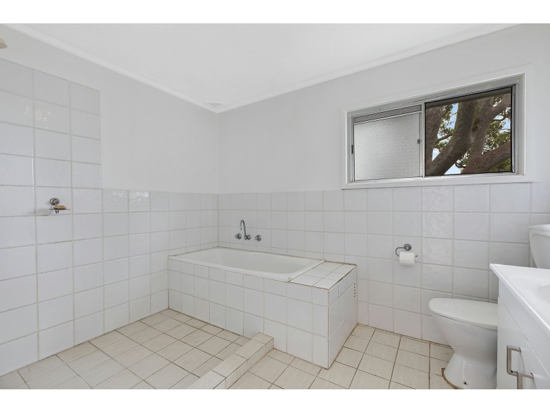 15 Cunningham Road, Killarney Vale NSW 2261