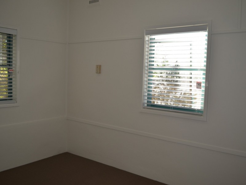 63 Lakedge Ave, Berkeley Vale NSW 2261