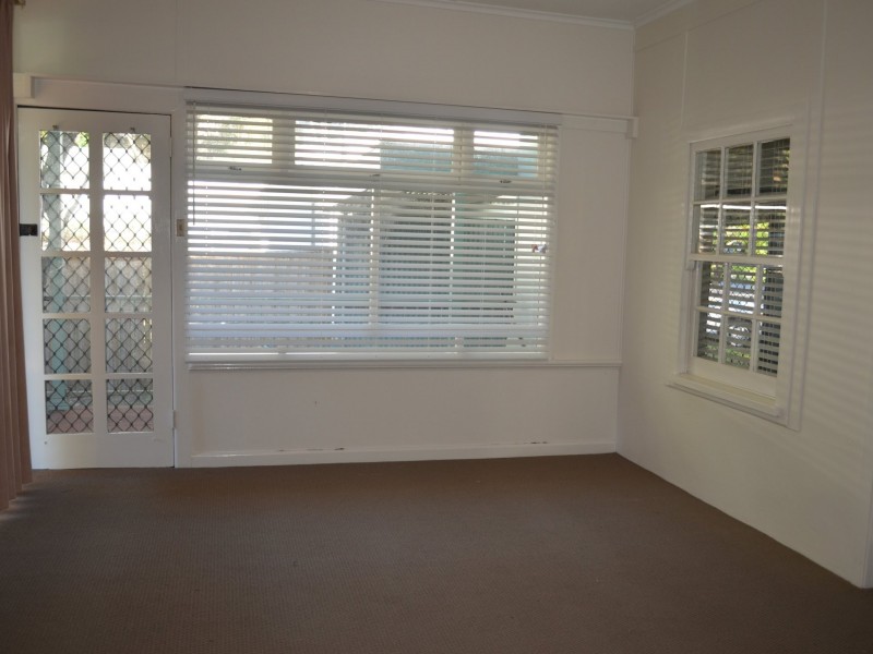 63 Lakedge Ave, Berkeley Vale NSW 2261