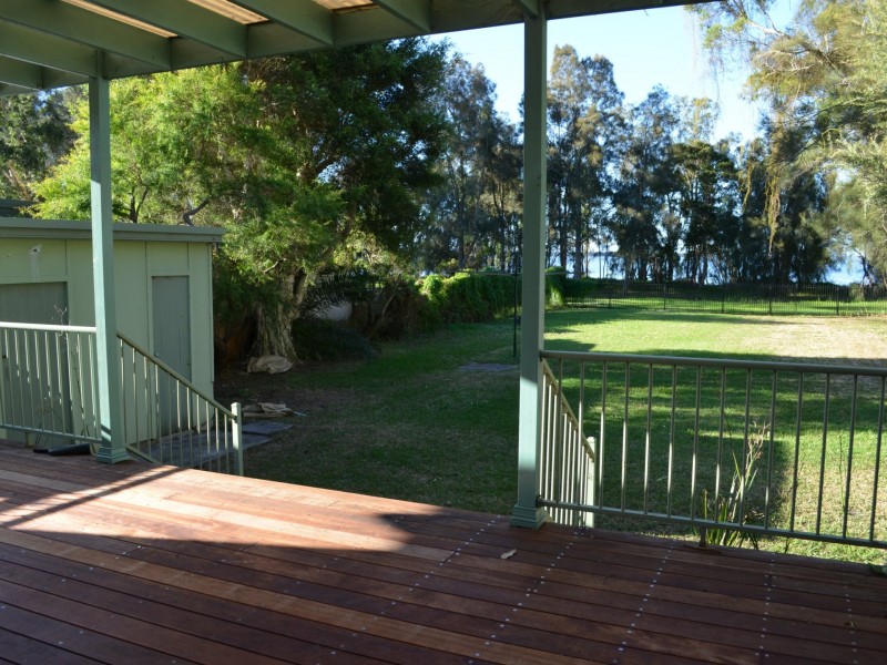 63 Lakedge Ave, Berkeley Vale NSW 2261