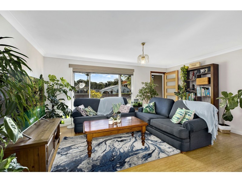 34 Buckingham Road, Berkeley Vale NSW 2261