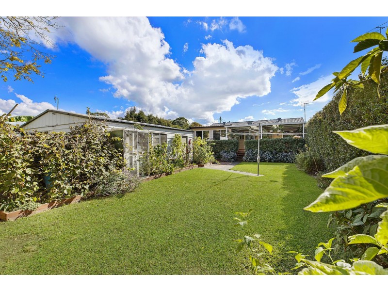 34 Buckingham Road, Berkeley Vale NSW 2261