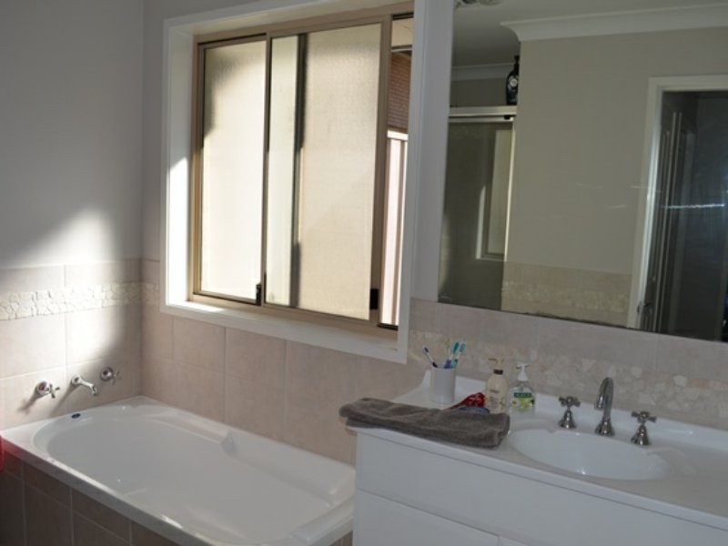 1A Talara Avenue, Bateau Bay NSW 2261