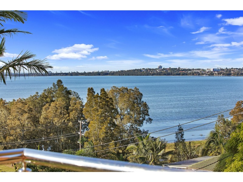 9 Aubrey Street, Killarney Vale NSW 2261