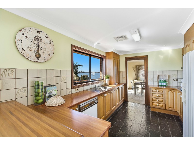 9 Aubrey Street, Killarney Vale NSW 2261