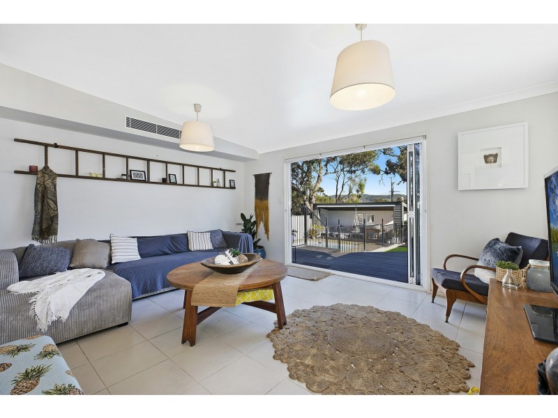 21 George Hely Cresent, Killarney Vale NSW 2261