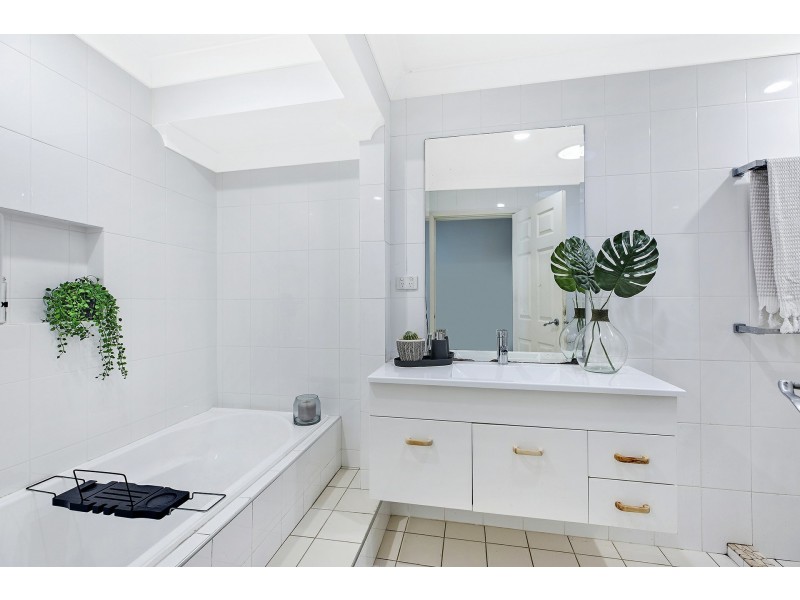 21 George Hely Cresent, Killarney Vale NSW 2261