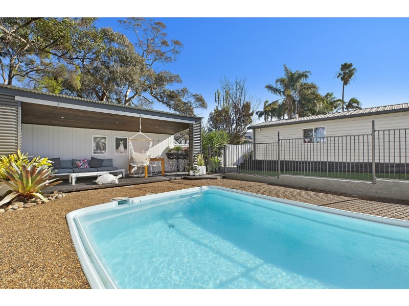 21 George Hely Cresent, Killarney Vale NSW 2261