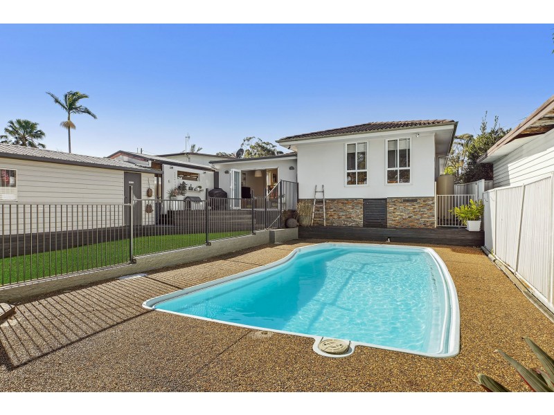 21 George Hely Cresent, Killarney Vale NSW 2261