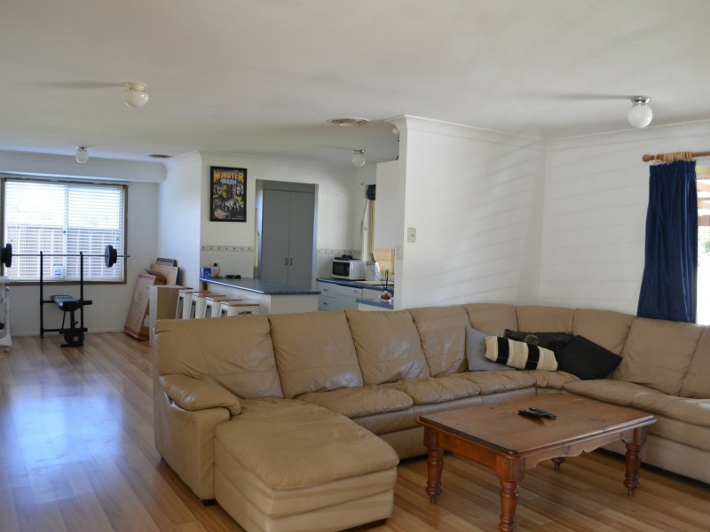 15 Vaughan Close, Killarney Vale NSW 2261