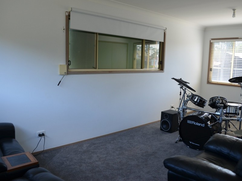 15 Vaughan Close, Killarney Vale NSW 2261