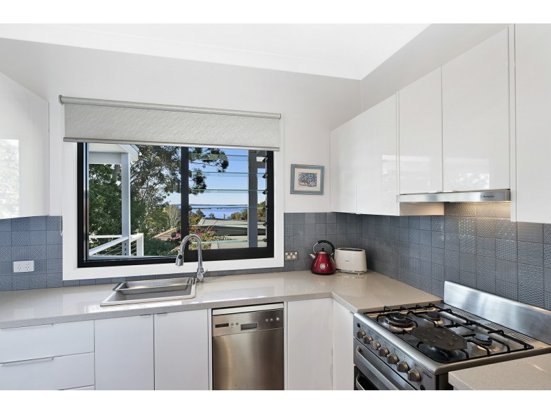 3 Kenmare Avenue, Berkeley Vale NSW 2261