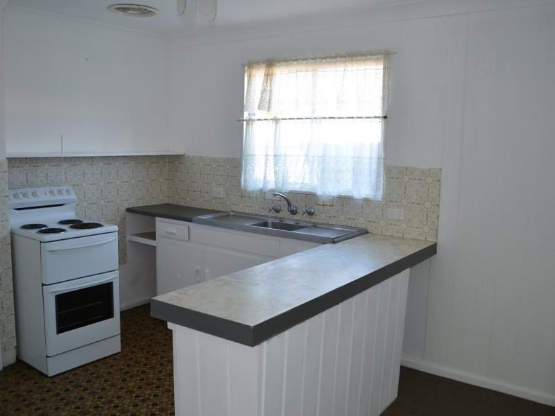 42 Flinders Avenue, Killarney Vale NSW 2261