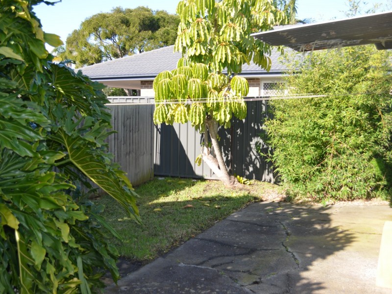 42 Flinders Avenue, Killarney Vale NSW 2261