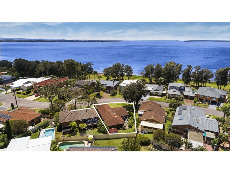 30 Hinemoa Avenue, Killarney Vale NSW 2261